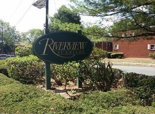 22 York Dr APT 4B, Edison, NJ 08817