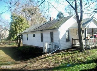 1216 W Stover St, Freeport, IL 61032