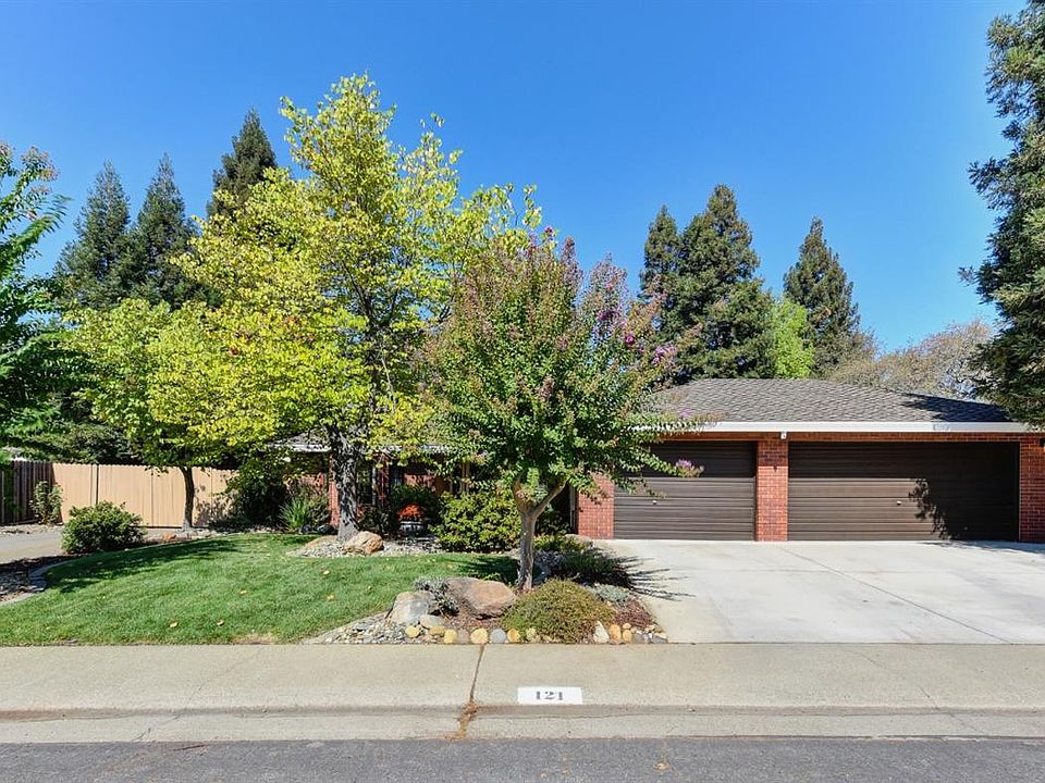 2nd image of 121 Sombrero Way