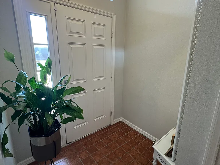 217 King Arthur Ct — Photo 3