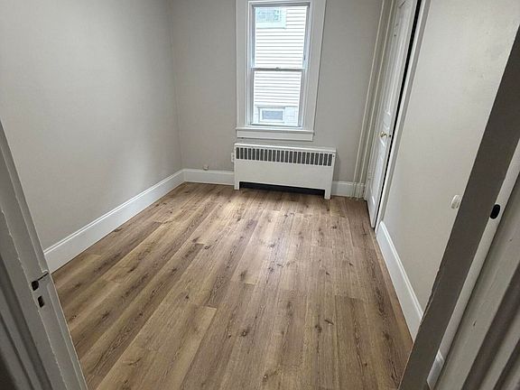 4th image of 77 Saint Clair St #1