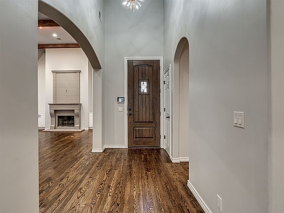 3rd image of 10137 S 77th East Pl