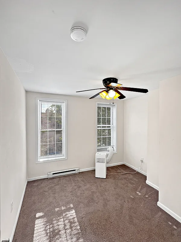 3 bed, 1.0 bath, 1509 sqft, $2,600 — Photo 3