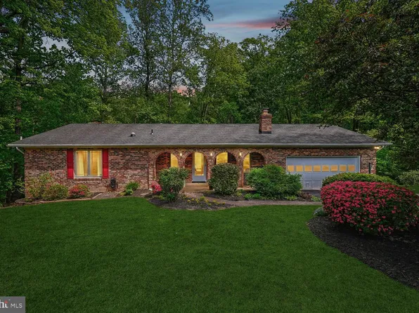 12203 Woodlark Ct, Manassas, VA 20112