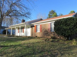 1325 Pebblebrook Rd, Winston Salem, NC 27105