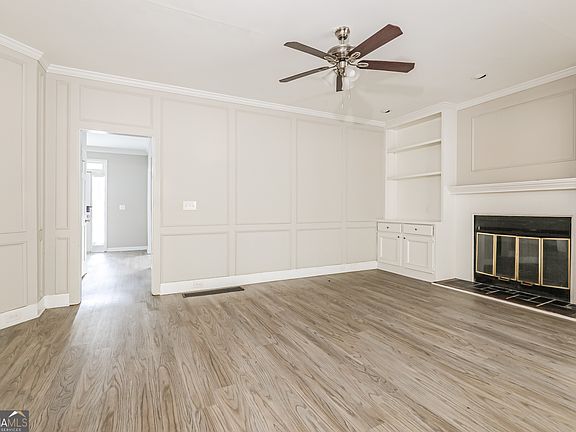 2nd image of 300 Brandon Mill Cir