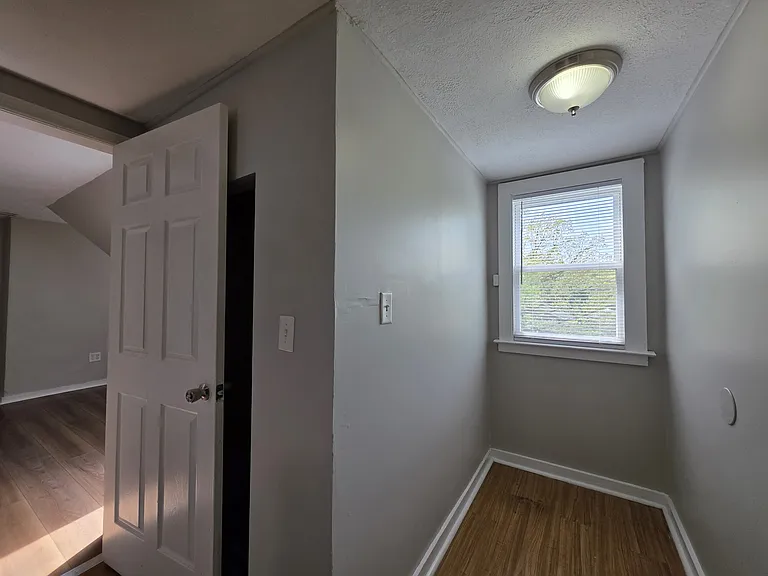 549 Valley St #B — Photo 9