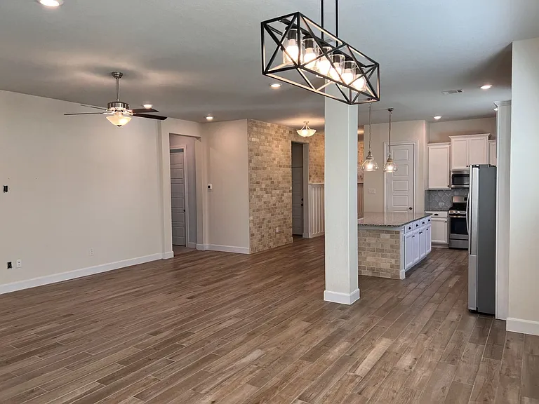 10215 High Noon Dr — Photo 12