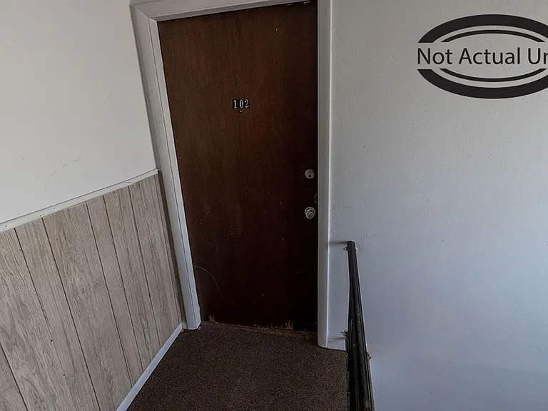 2924 Leeway Dr #B — Photo 18