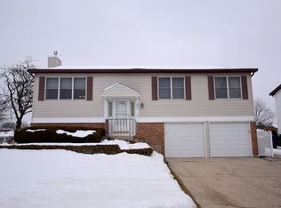 80 Hesterman Dr, Glendale Heights, IL 60139