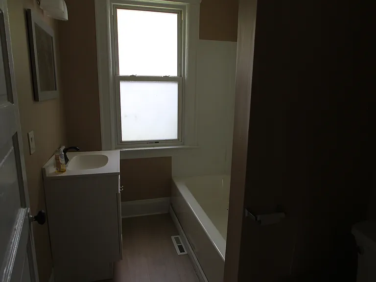 300 1/2 S Lowell Ave — Photo 8