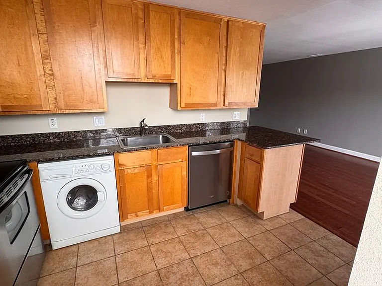 5630 Pershing Ave #36 — Photo 2