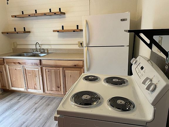 5th image of 626/628 E Locust St