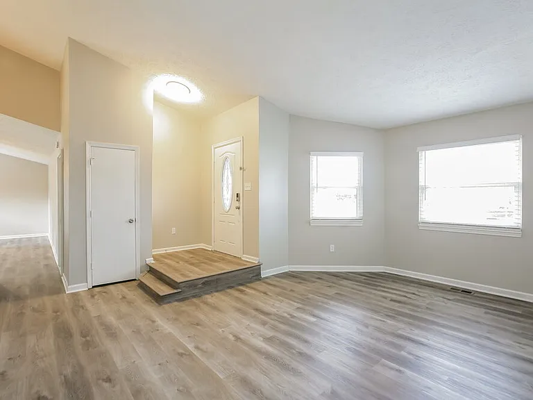 7809 Hampton Pl — Photo 9