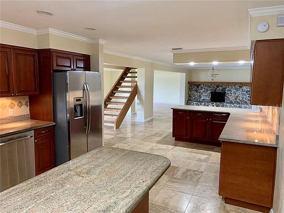 4th image of 3143 Lake Padgett Dr