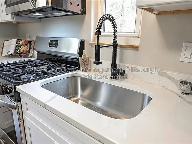 1307 Universal Rd — Photo 10