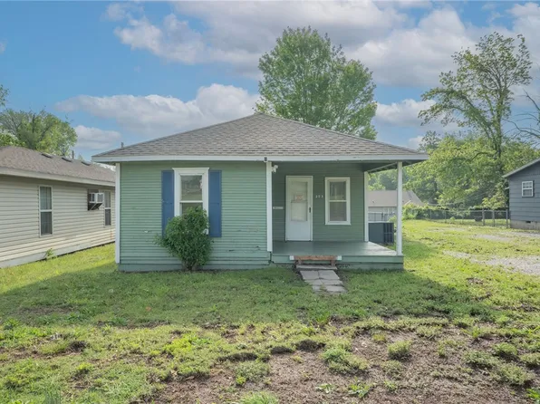 203 S Schifferdecker Ave, Joplin, MO 64801