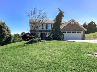 8401 Hounds Run Ct, Powell, TN 37849