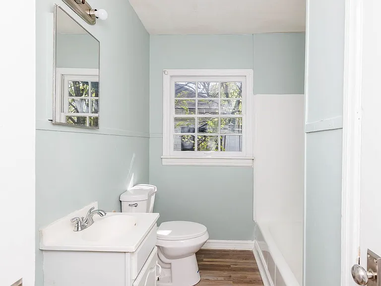 1830 Exeter Ave — Photo 10
