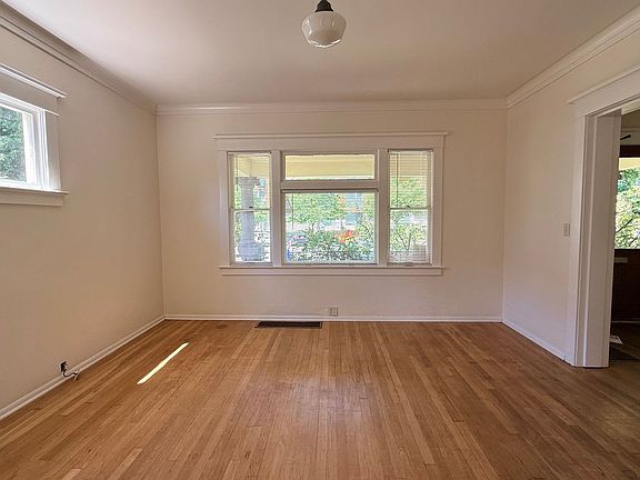 5th image of 4412 N Maryland Ave