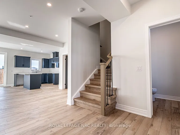 121A Moffatt St #25 — Photo 20