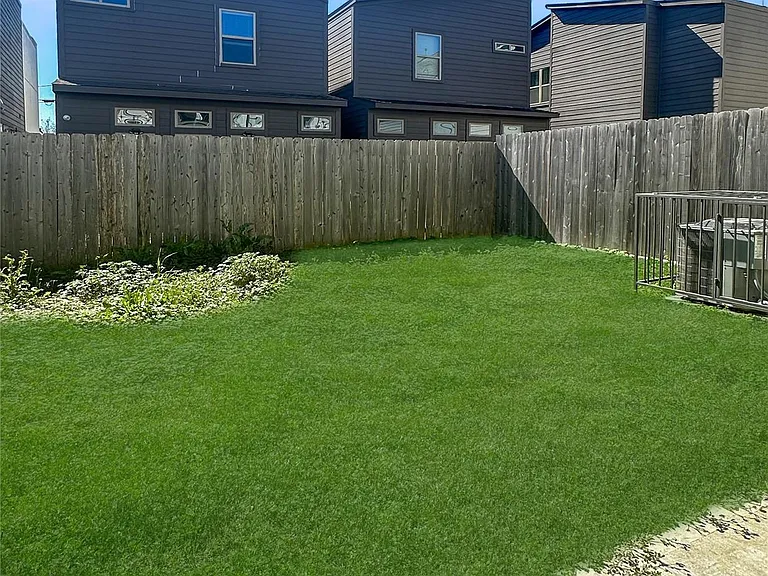 4702 Oats St #B — Photo 20