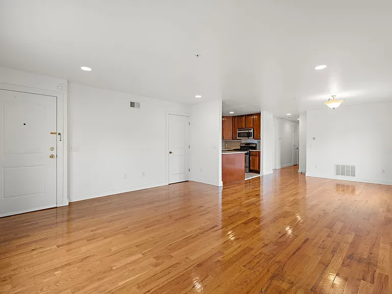 254 Division St #1R — Photo 2