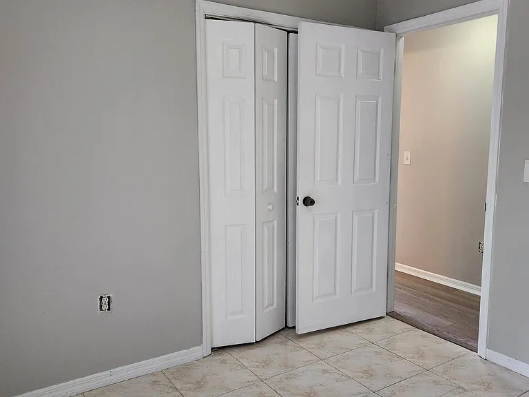 603 Powell St — Photo 23