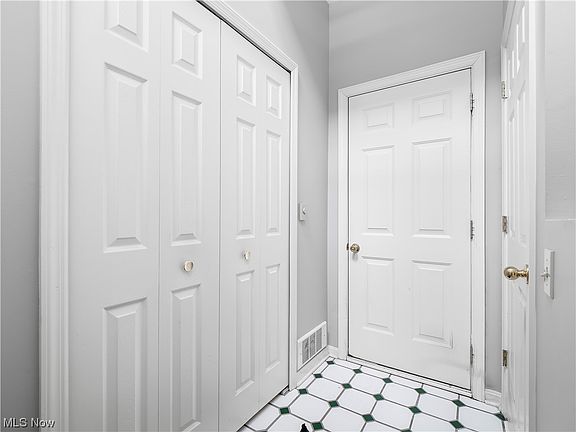 5th image of 321 Vista Cir #28A