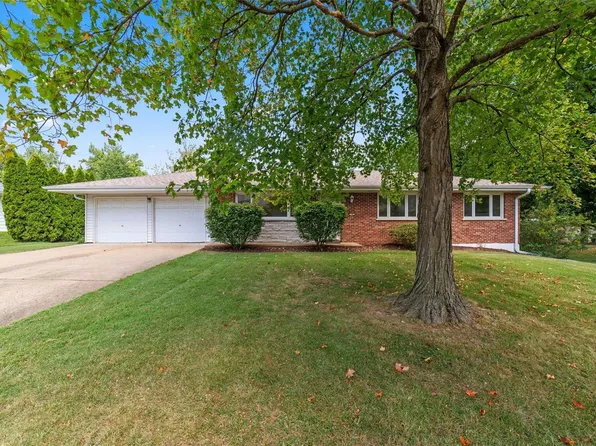 142 Romine Cir, Ballwin, MO 63011