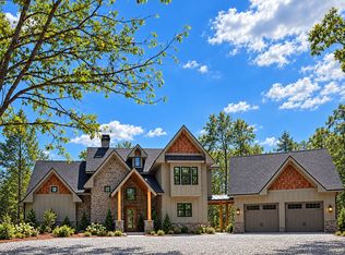 343 Currahee Club Dr, Toccoa, GA 30577