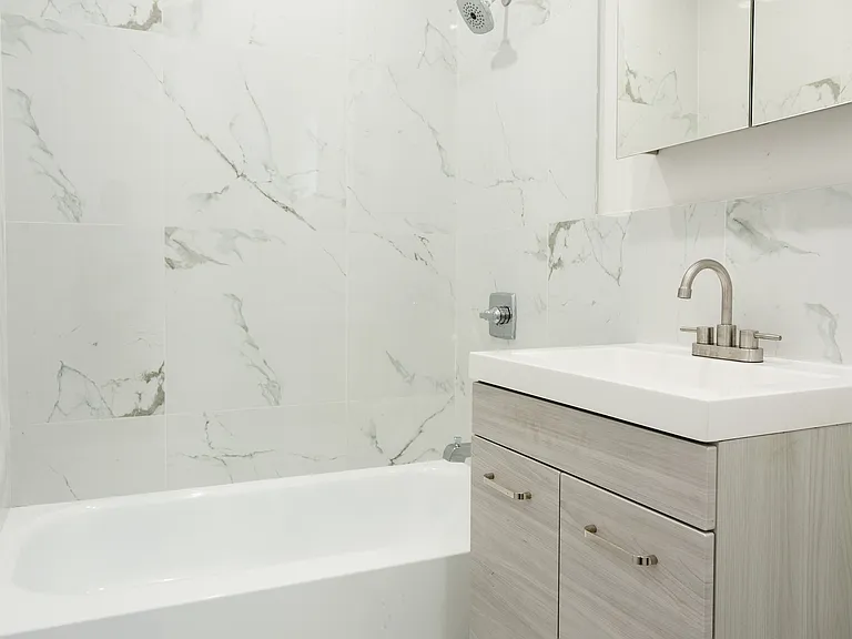 909 Dekalb Ave #2E — Photo 12