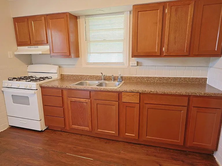 418 N Dade Ave — Photo 7