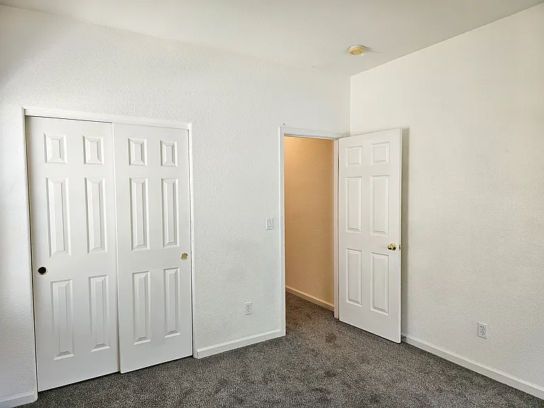 1870 Cliffhanger Dr — Photo 13
