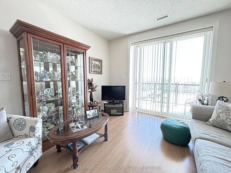 33 Whitmer St #314 — Photo 2