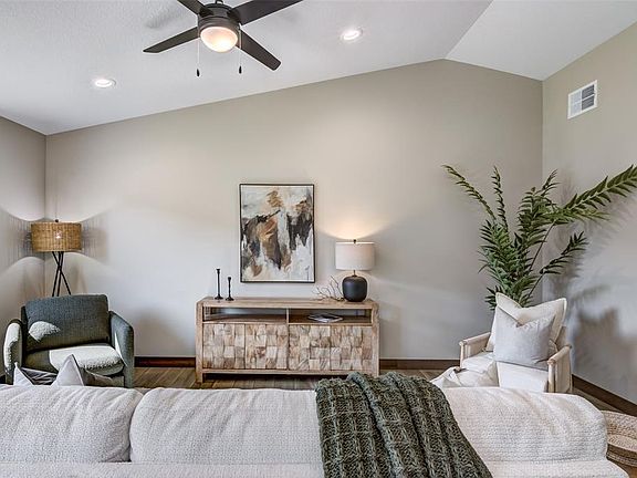 3rd image of 700 Sequoia Drive