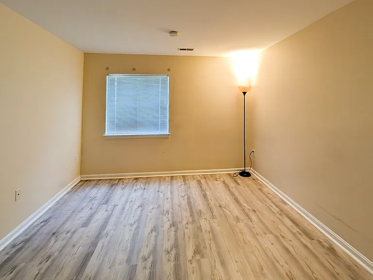1023 Ross St — Photo 13