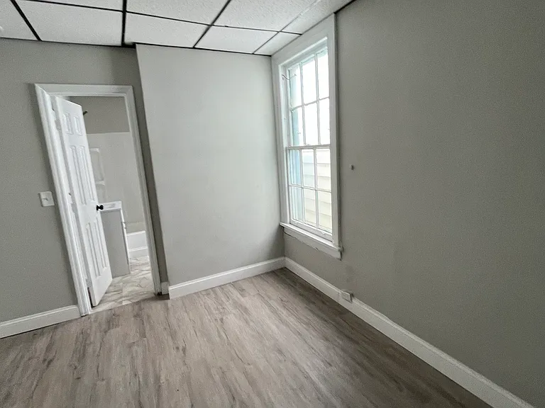 684 2nd Ave #2 — Photo 15