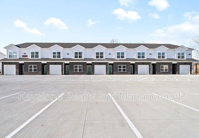 Tracy Lane — Photo 2