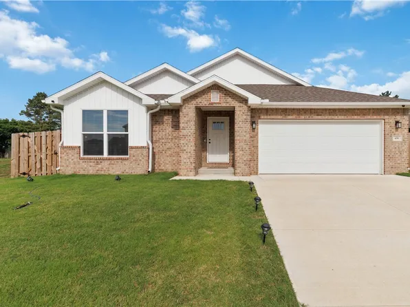 430 Snapdragon Dr, Centerton, AR 72719