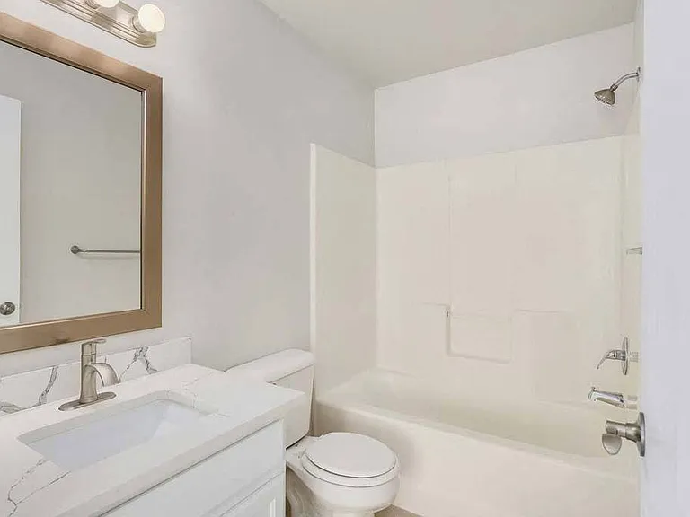 Pine Street Townhomes — Photo 14
