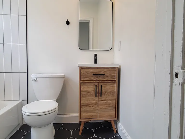 1108 Meridene Dr #2 — Photo 5