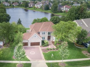 1320 Stonegate Rd, Algonquin, IL 60102