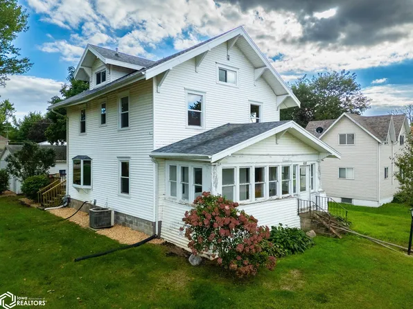 618 4th St, Gladbrook, IA 50635