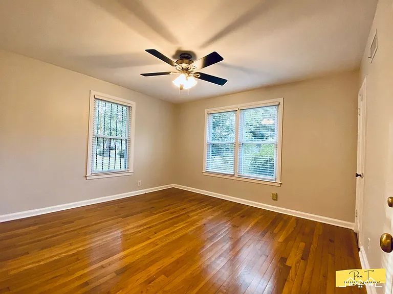 304 Columbus Dr — Photo 10