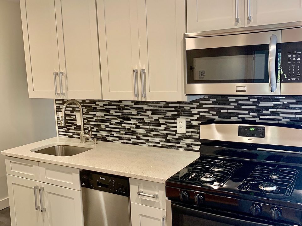 1st image of 3067 49th St APT 1S