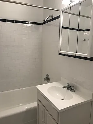 Rented by Giaps Realty Group LLC | media 17