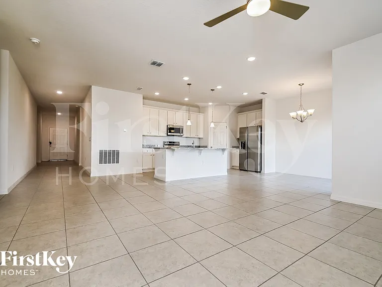 217 Windsor Reserve Dr — Photo 4