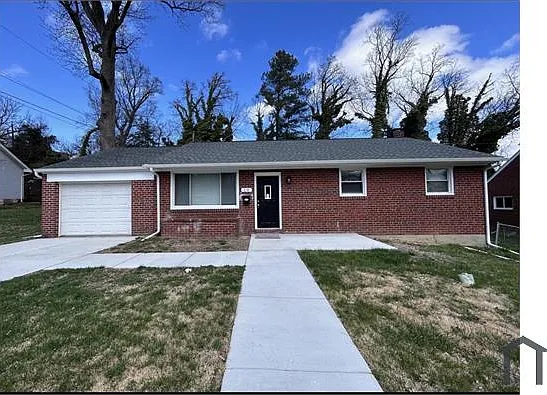 10 Walnut Ave — Photo 1
