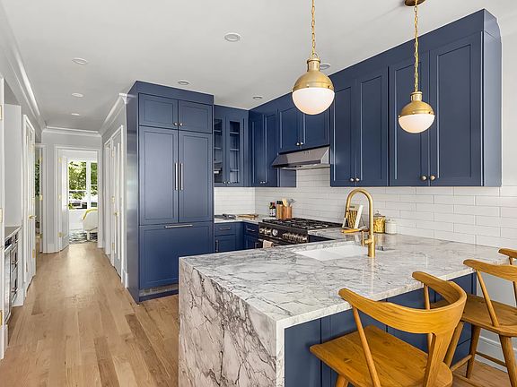 5th image of 23 Wyckoff St #3